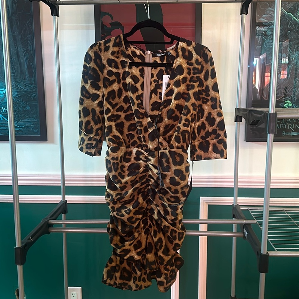 Boohoo Leopard print ruched mini